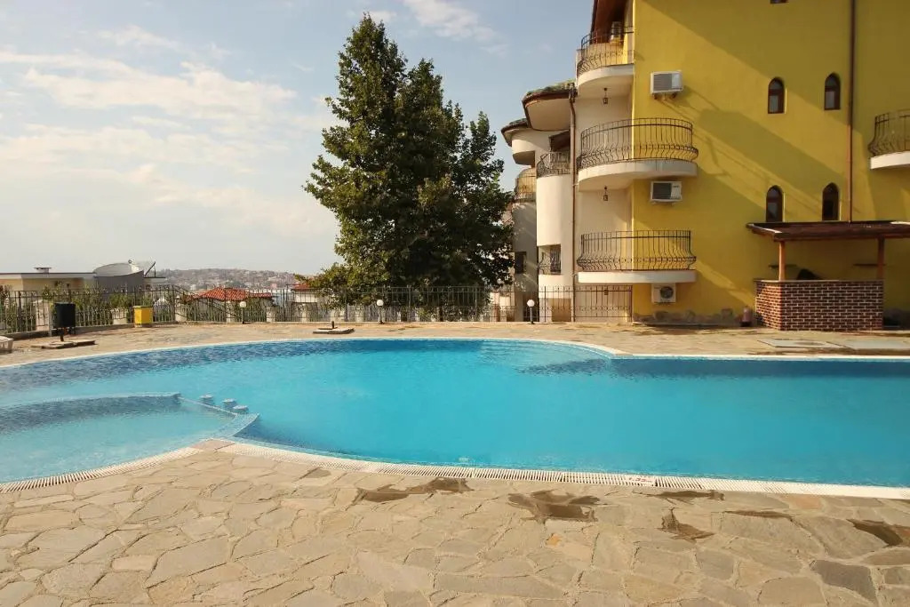 Menada Green Hills Apartments