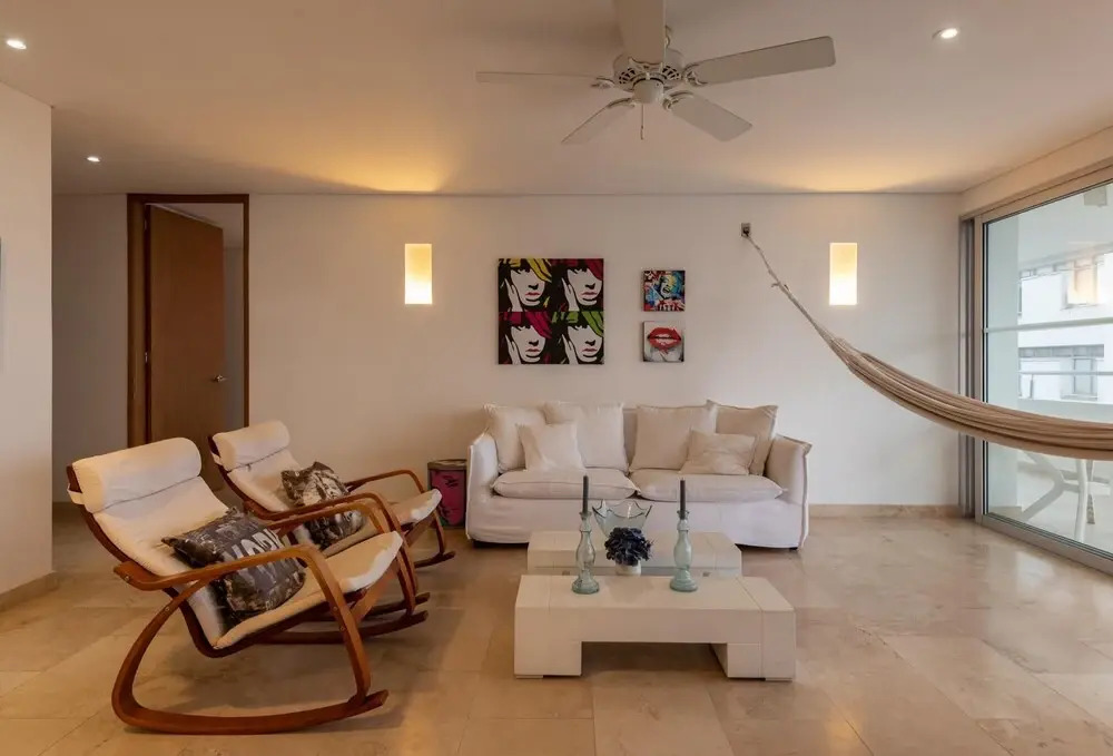 Centric 4 BR w Spacious Rooms Centro Amurallado by Huespedia