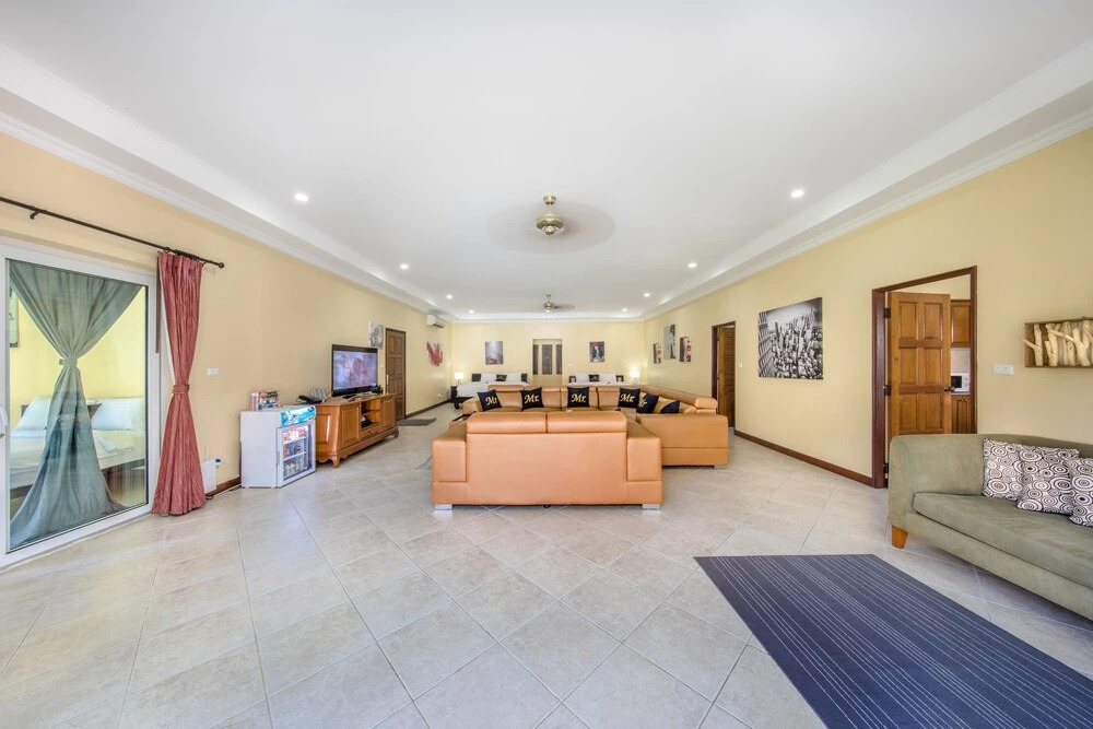 Private Beach Majestic Pool Villa Pattaya
