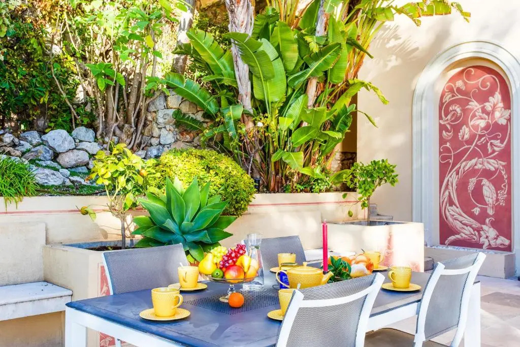 Villa la Pescade by Riviera Holiday Homes VI4257