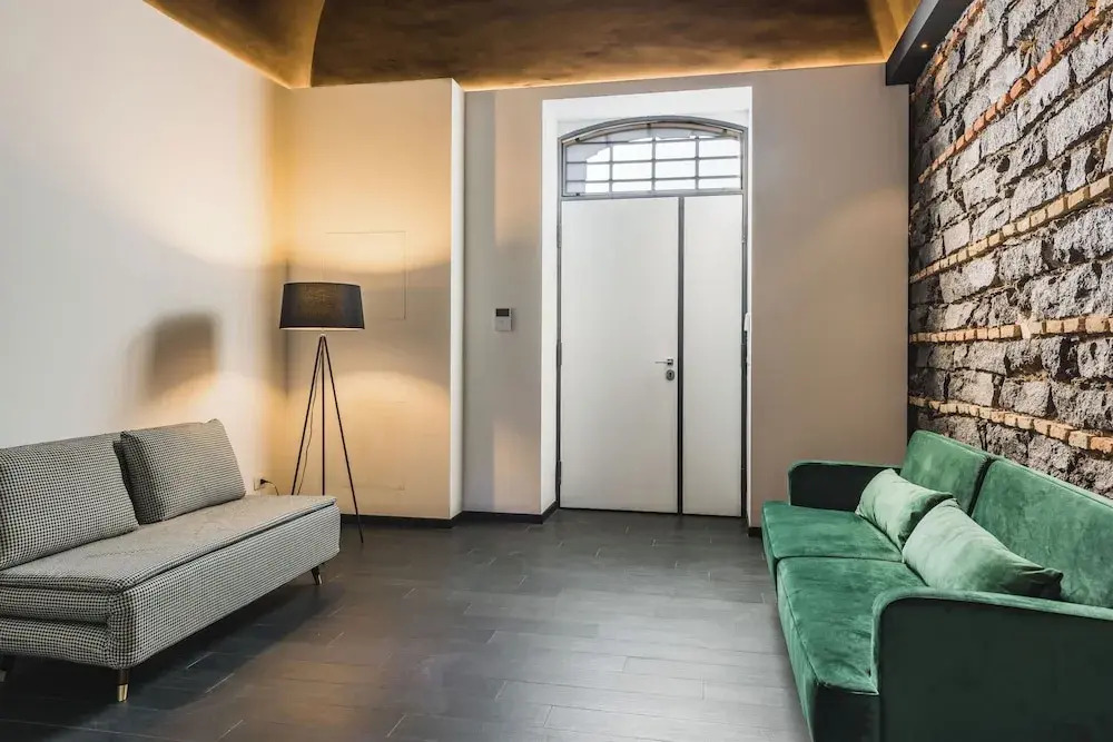 Leone Apartment with Garden