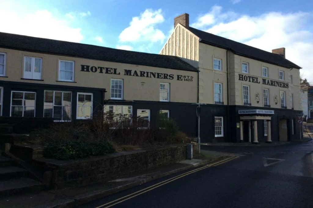 Mariners Hotel