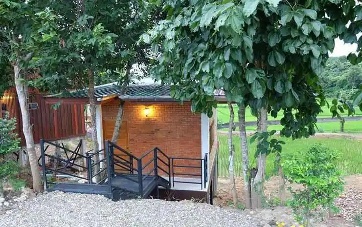 Earth House Pua