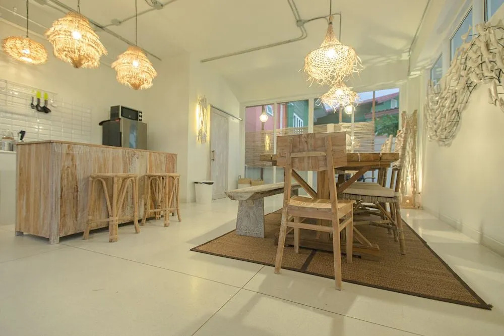 Pineapple Lazy Beach Villa