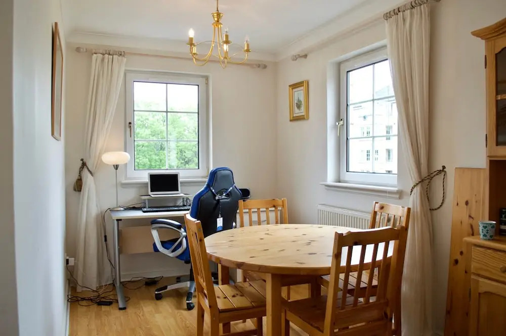 Bright 1 Bedroom Apartment In Edinburgh