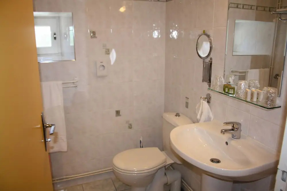 Hotel Saint julien aux bois