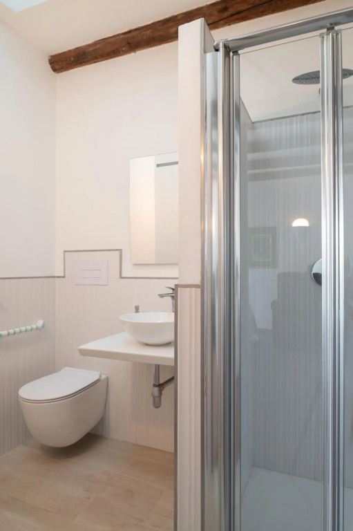 An independent villa of 250 square meters, is divided into 3 levels where the ground floor is the ma-VILLA BIANCA