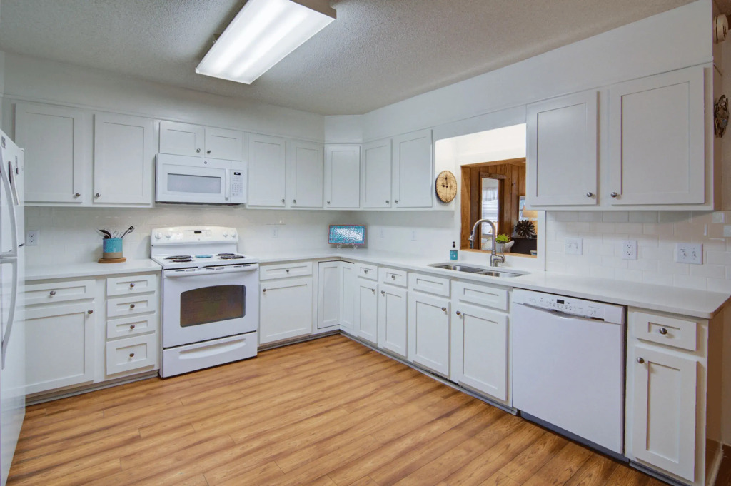 12 42nd Avenue by Avantstay 2 Mins To The Beach Screened In Porch!