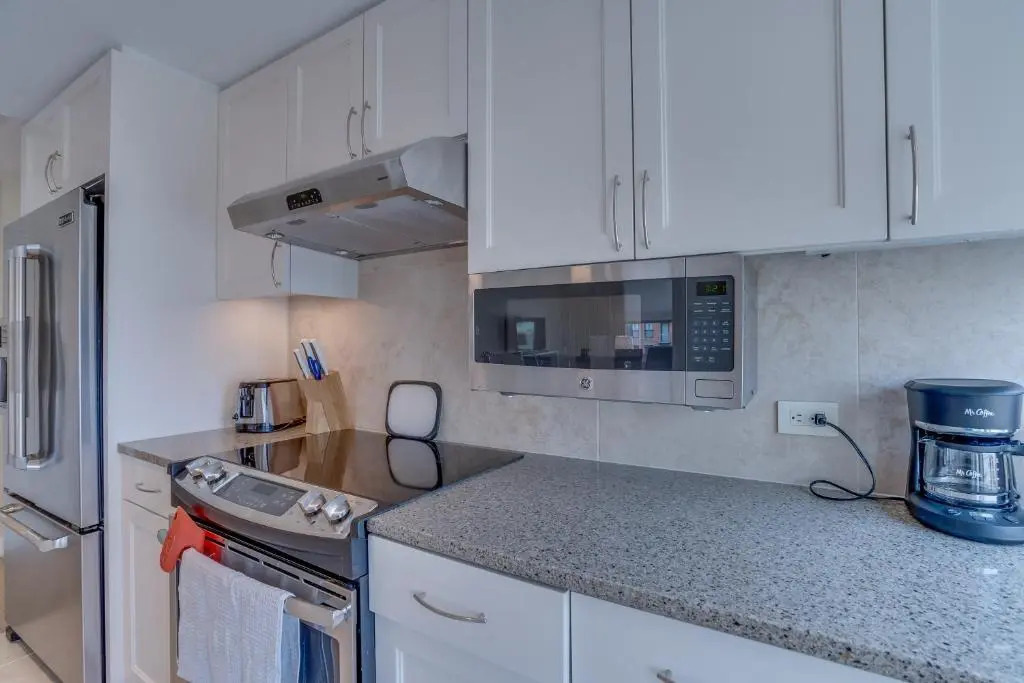 Heaven on Washington Fully Furnished Apartments