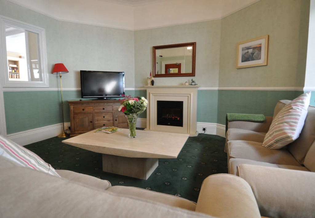 Westbury Lodge