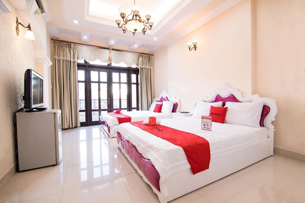 Reddoorz near Hoang Van Thu Park