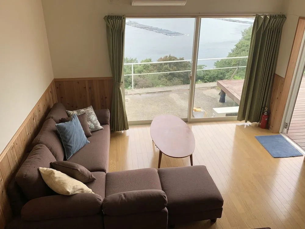 Tsubaki House