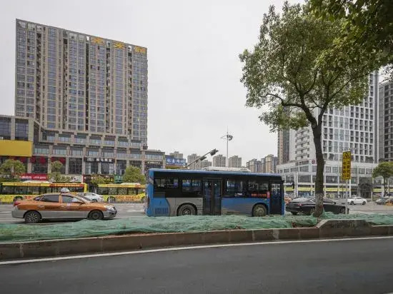 Zhuzhou Tiantianshang Art Hotel (Hunan University of Technology)