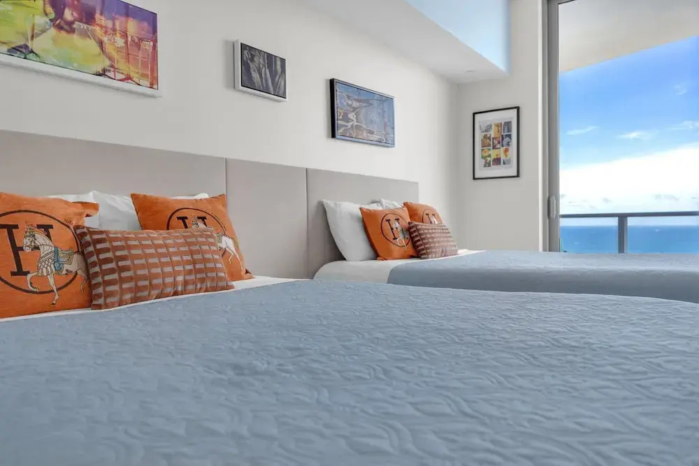 Luxury Penthouse! 4 BDR With Resort Amenities