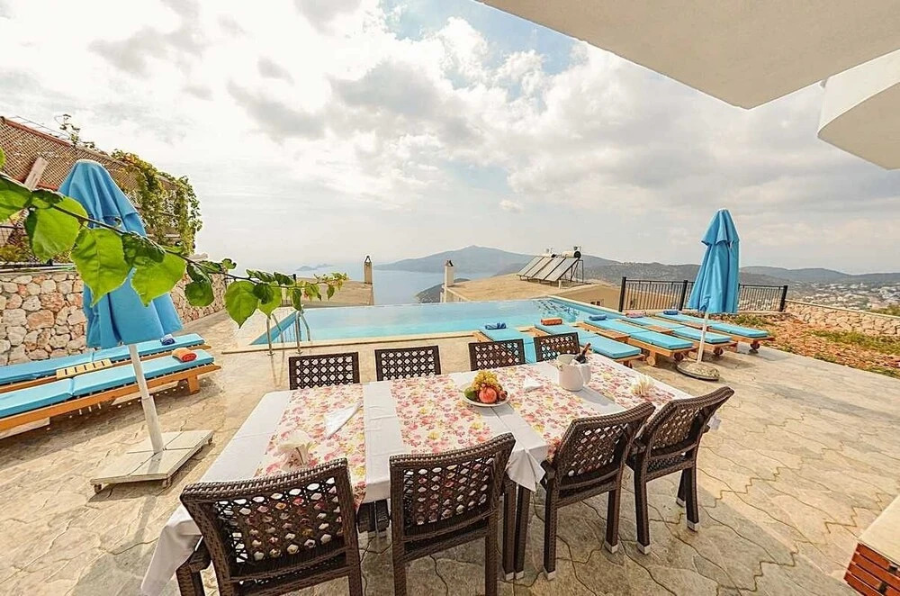 Villa Biba 1 by Lycia Collections