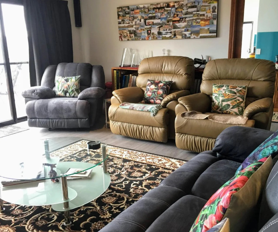 Storm Bay Guest House & Cottage