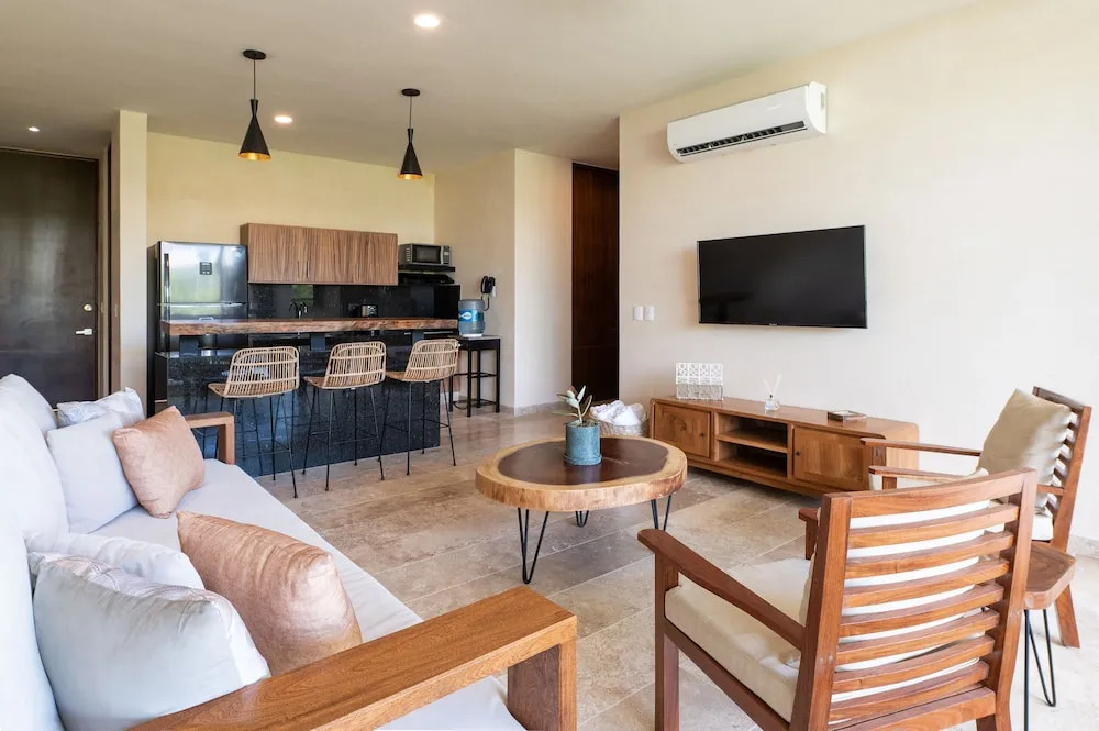 Two Bedroom Luxury Apartment by TuLuna