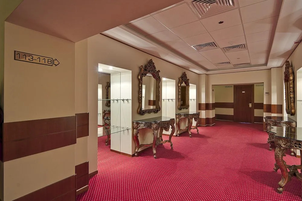 Alexander Hotel