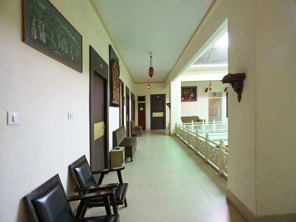 OYO 7880 Hotel Navrang