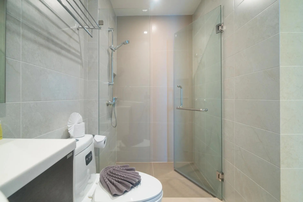 Et703 - Patong Great Condo for 4 People Open View Shuttle Pool and gym