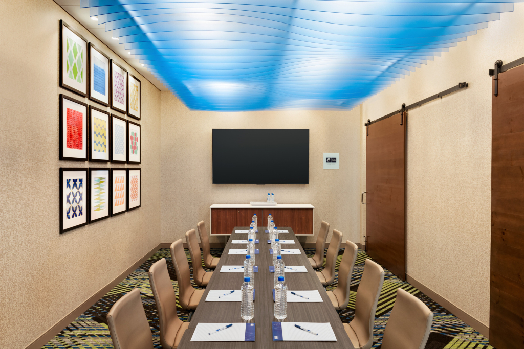 Holiday Inn Express & Suites - Beaver Dam by IHG