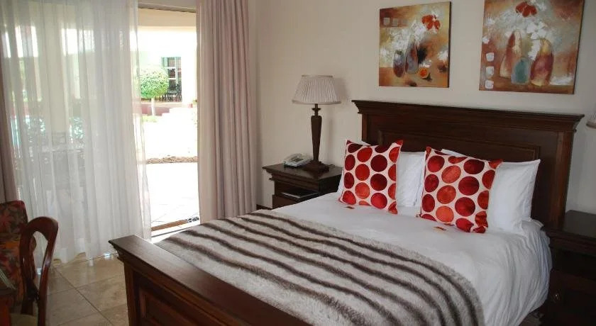 Woodmead Guest Lodge