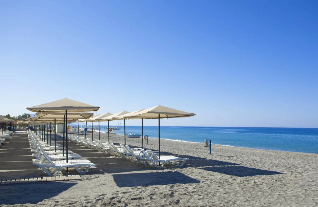 Club Paradiso Hotel
