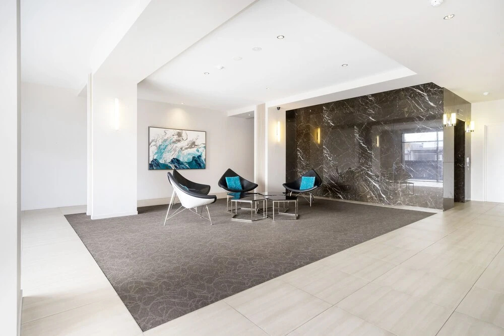 Stylish Modern Ecco Complex