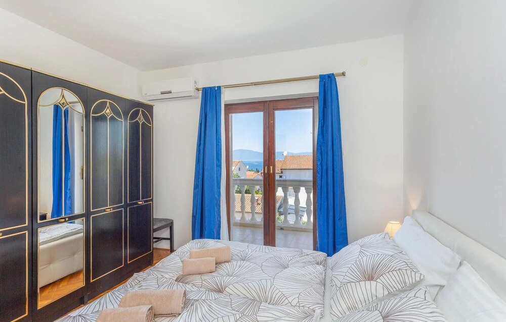 Stunning Apartment in Malinska With Wifi and 2 Bedrooms