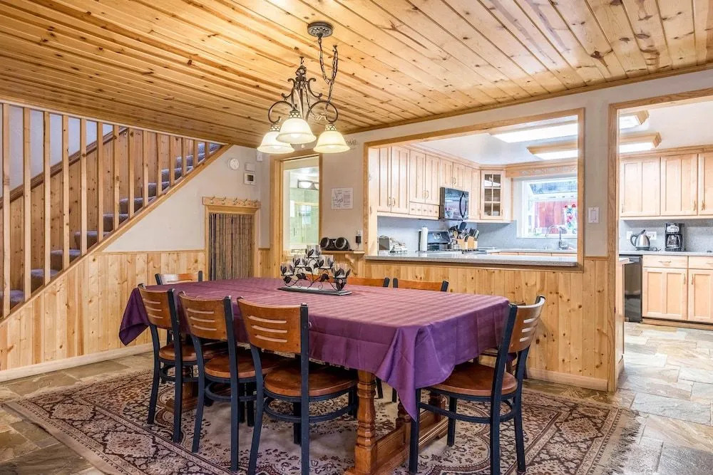 South Lake Tahoe Home by RedAwning