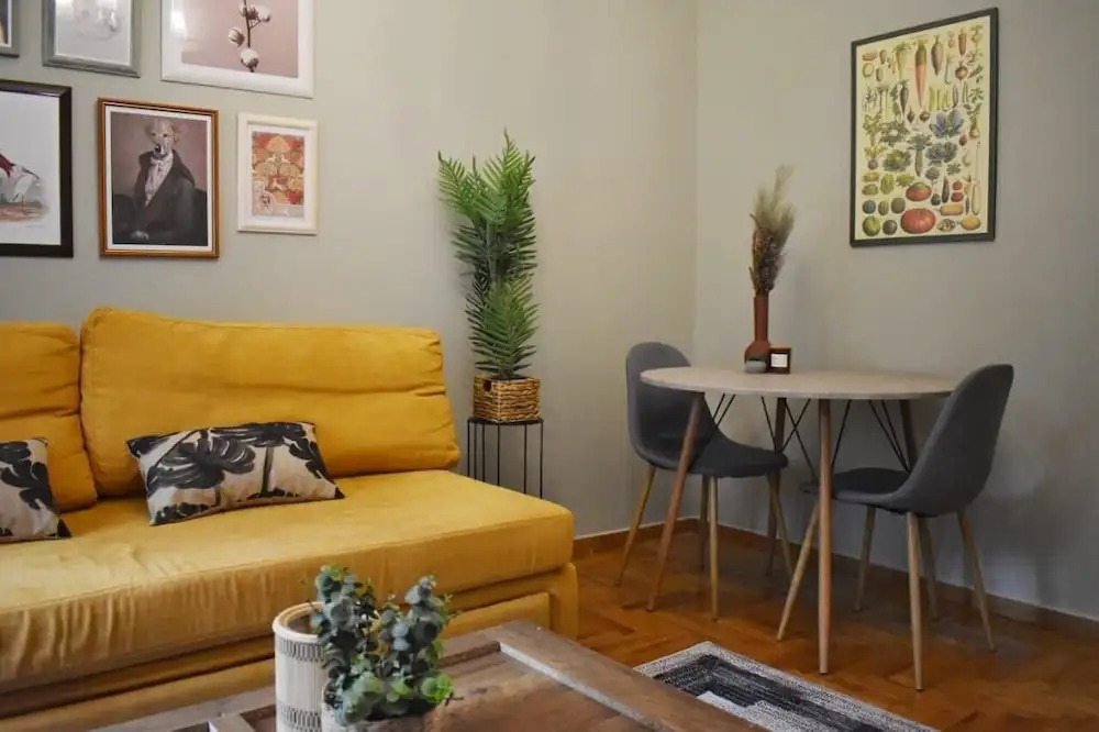 Vintage Apartment