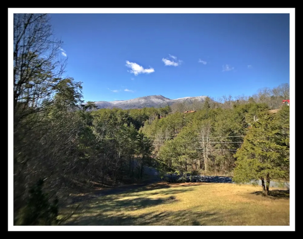 Shaconage 2 Bedrooms 1.5 Bathroom Cabin