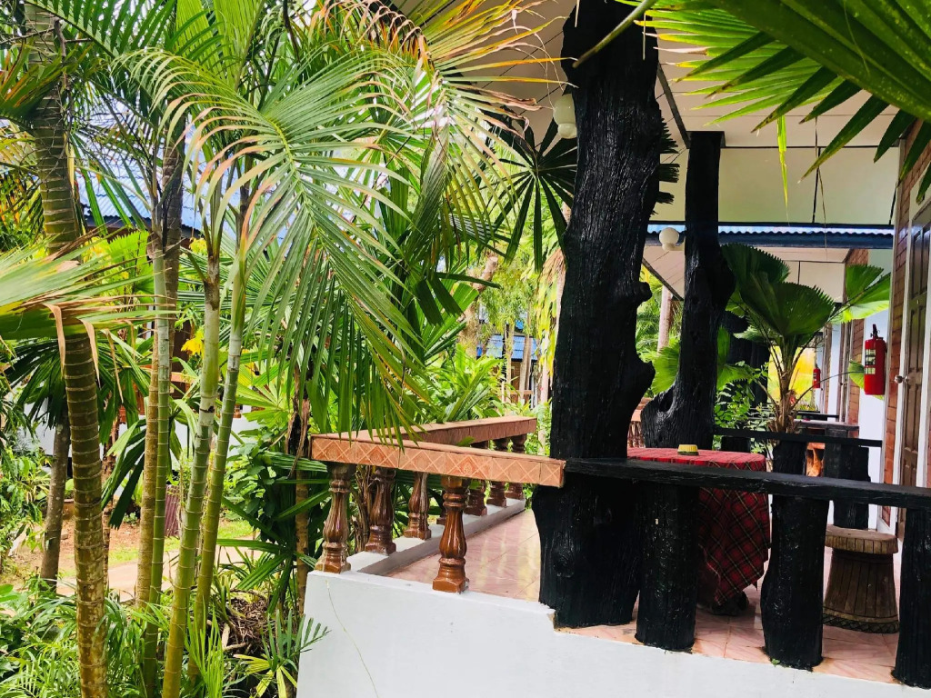 Lovely Lanta Resort