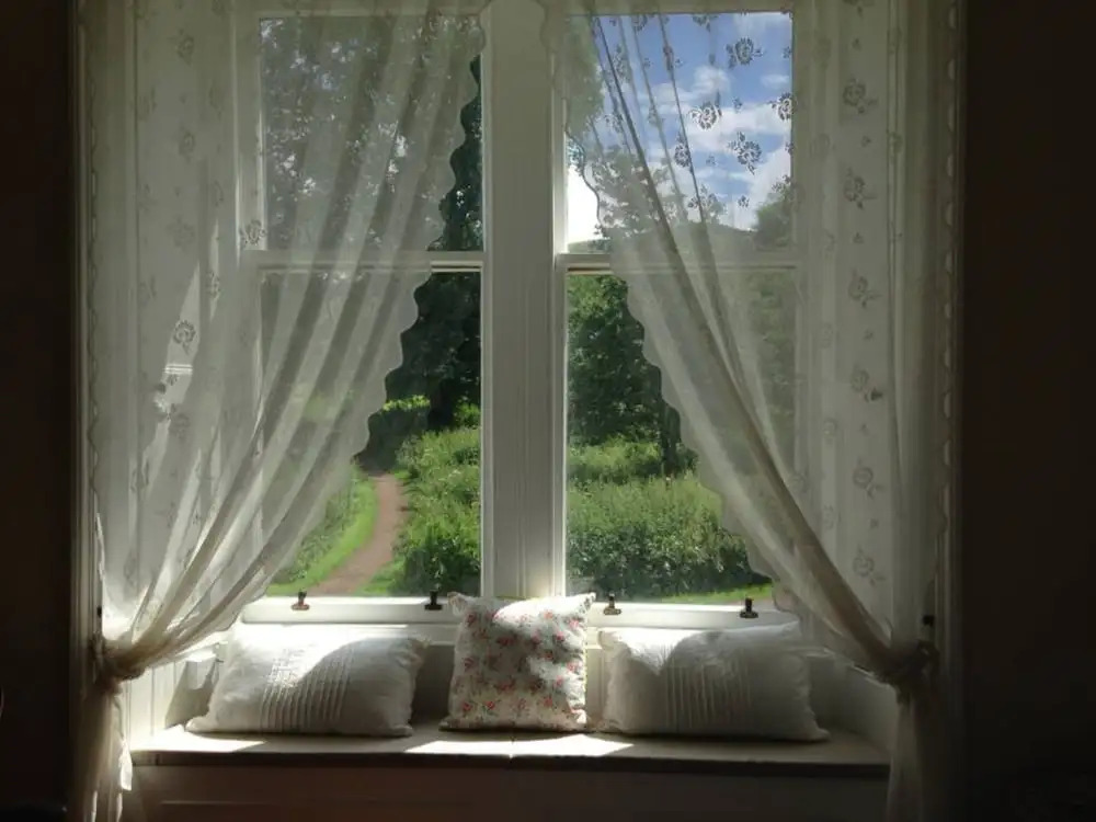 2 Bedroom Flat In Holyrood Park