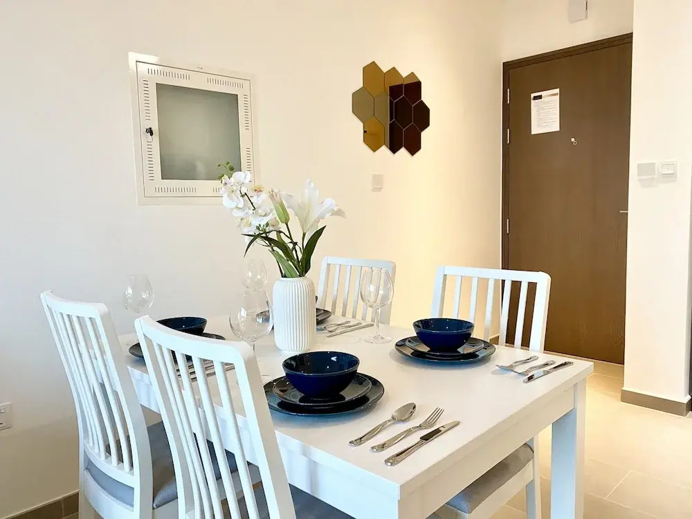 Marco Polo - Lofty Apt with Balcony Near Dubai Hills Mall