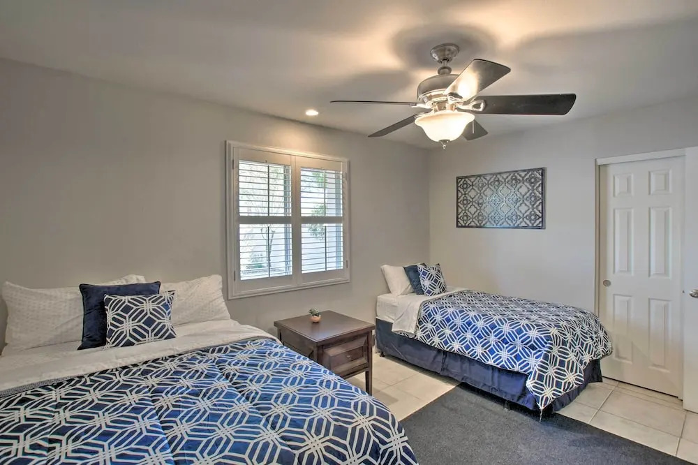 Game Room, Fire Pit & Putting Green: Glendale Home