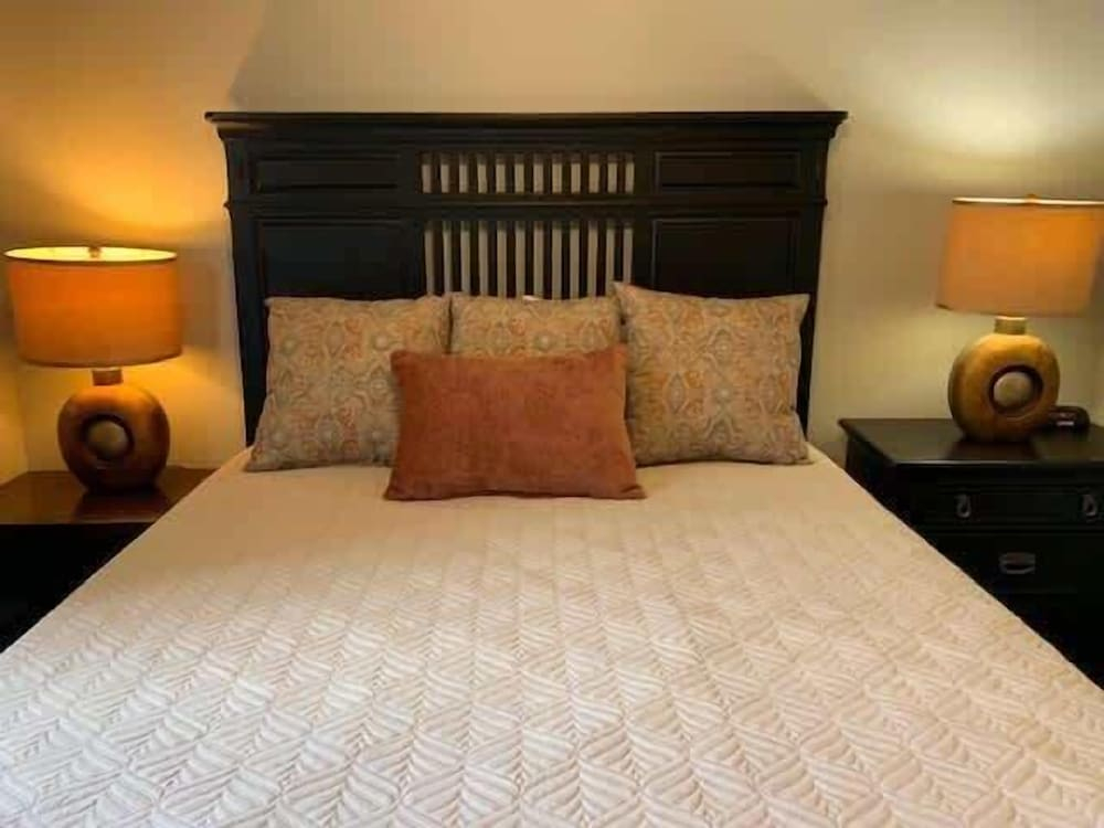 Legacy Villa 602 - 3 bedroom 2 bath condo - quiet beachside neighborhood