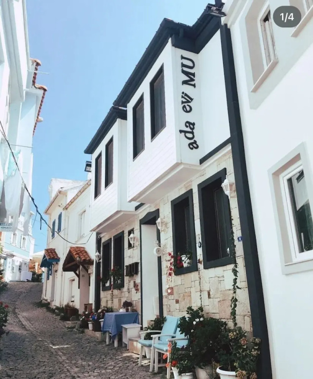 Ada Evi̇ Mu