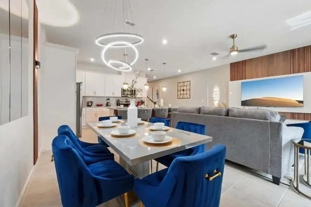 Beautiful Chic Radiance Home With Pool 5 Bedroom Townhouse