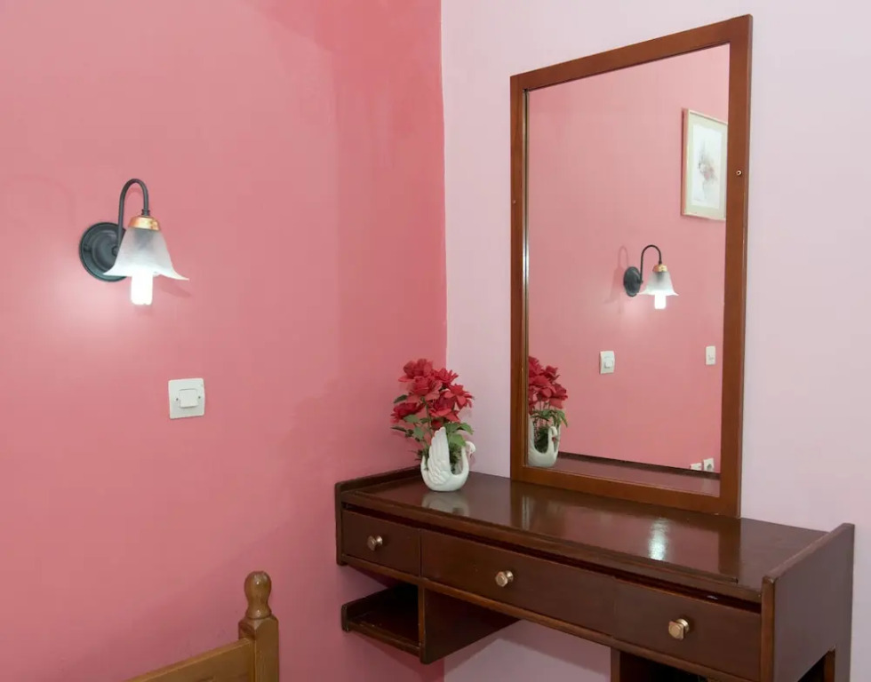 Antonakos Rooms