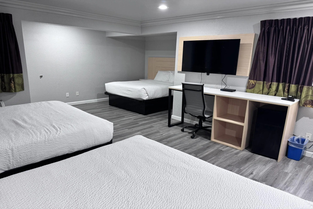 Travelodge by Wyndham Redding CA