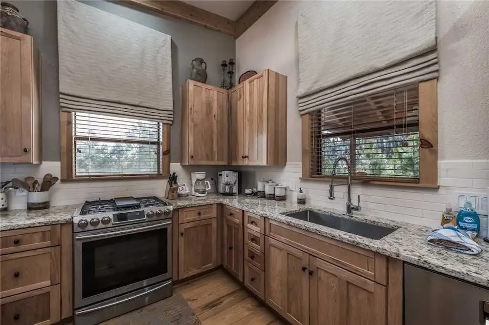 Upper Canyon Lodge - Four Bedroom Cabin with Hot Tub