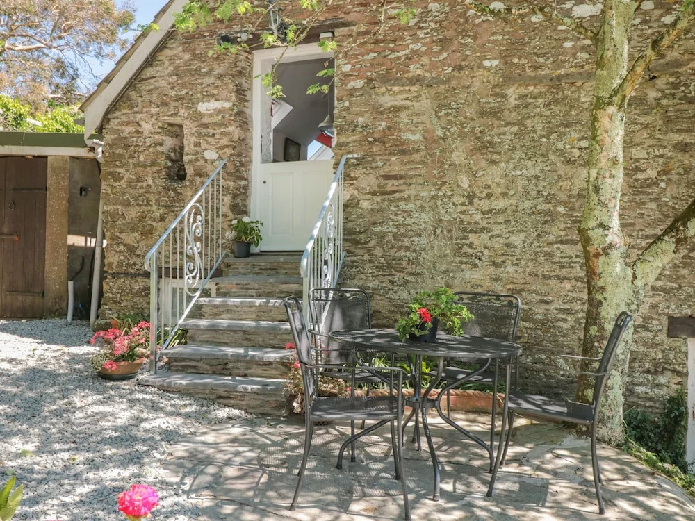 1 Easton Barn