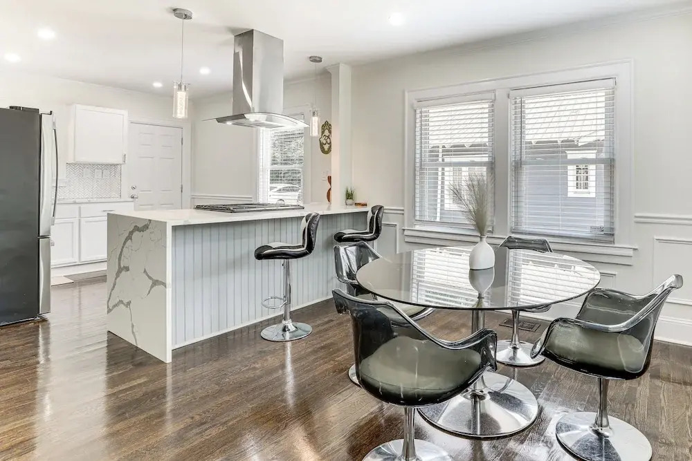 4 Mi to Intl Soccer & Dtwn Fun: Modern ATL Home