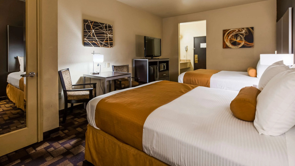 Best Western Windsor Pointe Hotel & Suites-Frost Bank Center