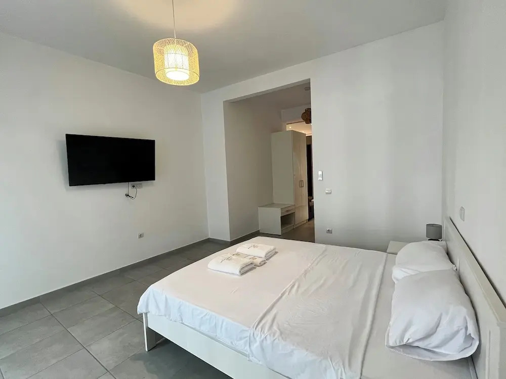 Vibrant Omonia Oasis, Modern Apartment in the Heart of Athens