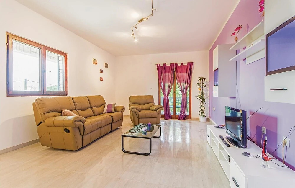 Awesome Home in Barban With Wifi and 2 Bedrooms