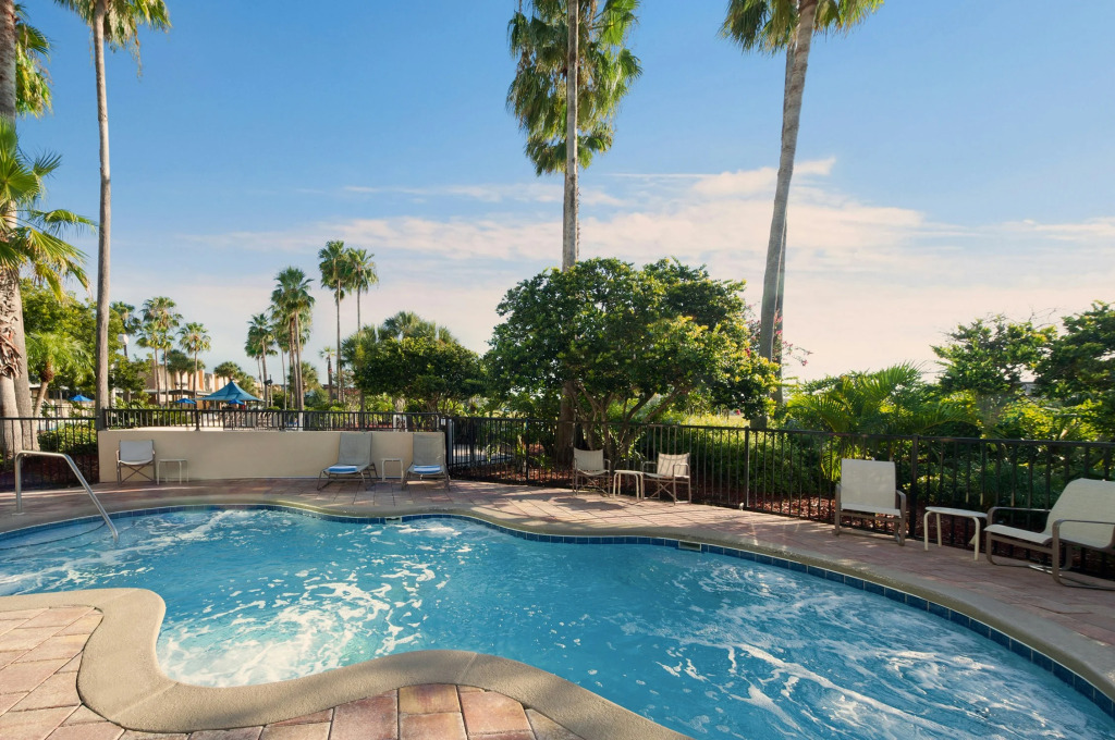 DoubleTree by Hilton at the Entrance to Universal Orlando
