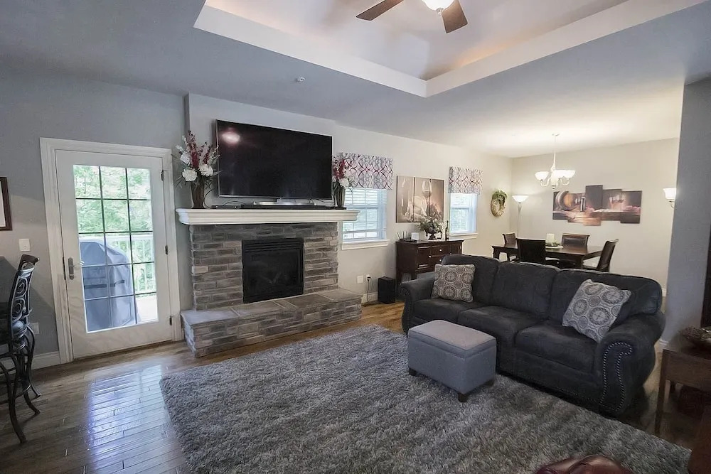 Branson Good Life Getaway - 2 Br Villa