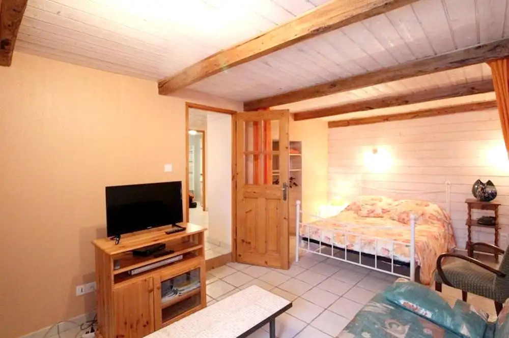 Apartment With one Bedroom in Champis, With Enclosed Garden and Wifi